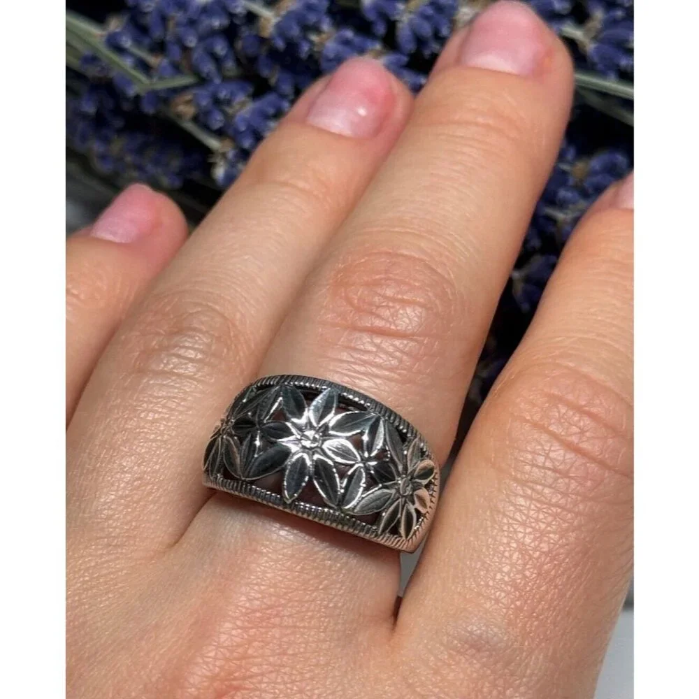 925 STERLING SILVER RING SIZE 7